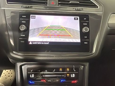 Used 2023 Volkswagen Tiguan SE FWD image 25