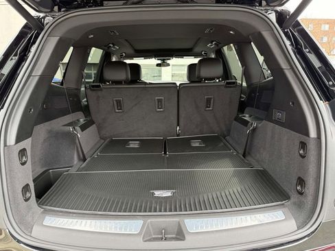 Used 2025 Cadillac XT6 Luxury image 17