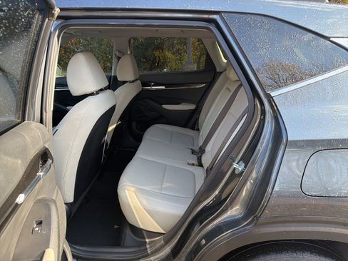 Used 2023 Kia Seltos SX w/ SX Sunroof Package image 10