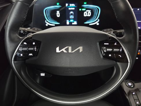 Used 2024 Kia Niro EX w/ EX Cold Weather Package FWD image 30