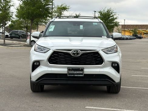 New 2026 Toyota Highlander Limited image 2