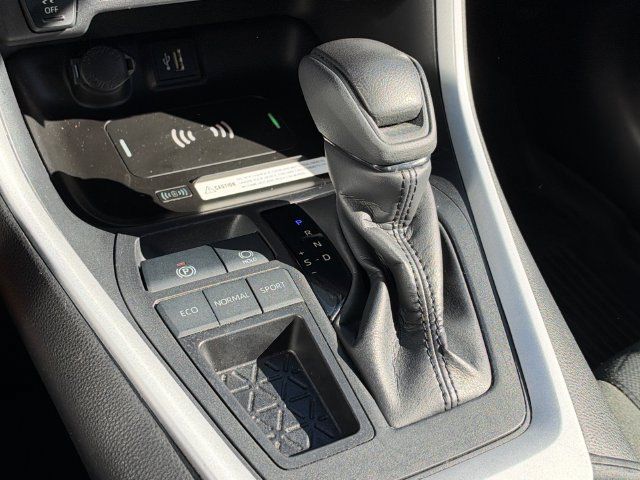 Used 2024 Toyota RAV4 XLE w/ Convenience Package FWD image 27