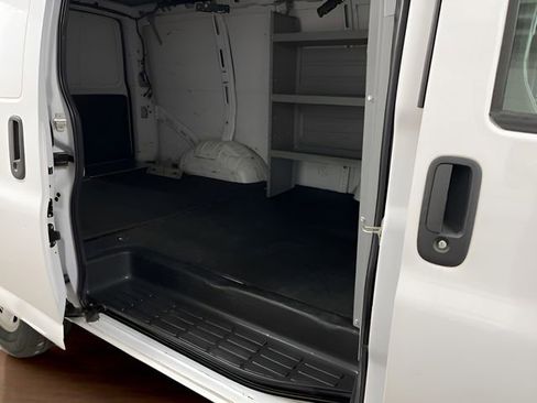 Used 2021 Chevrolet Express 3500 w/ Driver Convenience Package image 11