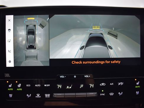 Used 2023 Toyota bZ4X Limited image 20