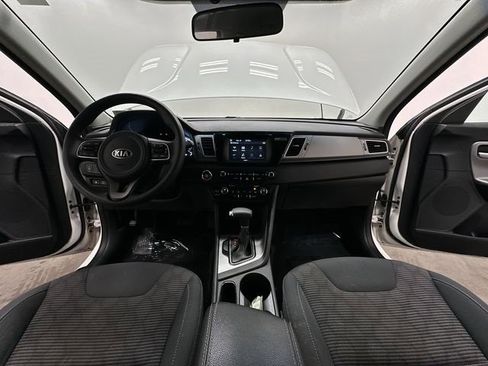 Used 2017 Kia Niro LX image 18