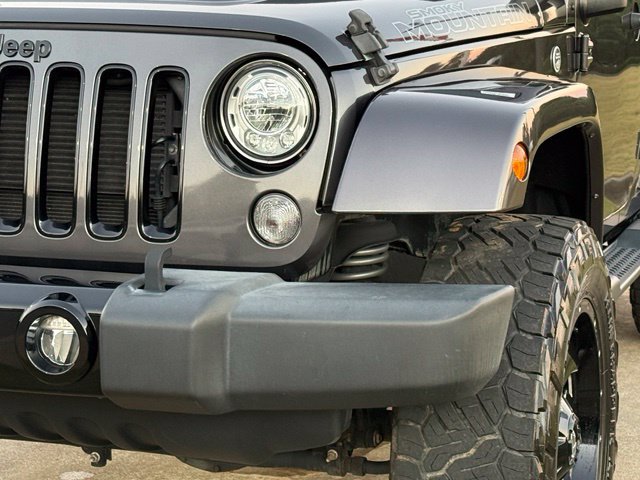 Used 2017 Jeep Wrangler Unlimited Sahara AWD/4WD image 12