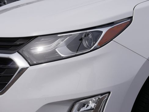 Used 2020 Chevrolet Equinox LT image 16