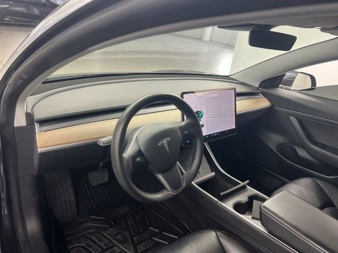 Used 2020 Tesla Model 3 Standard Range Plus image 7