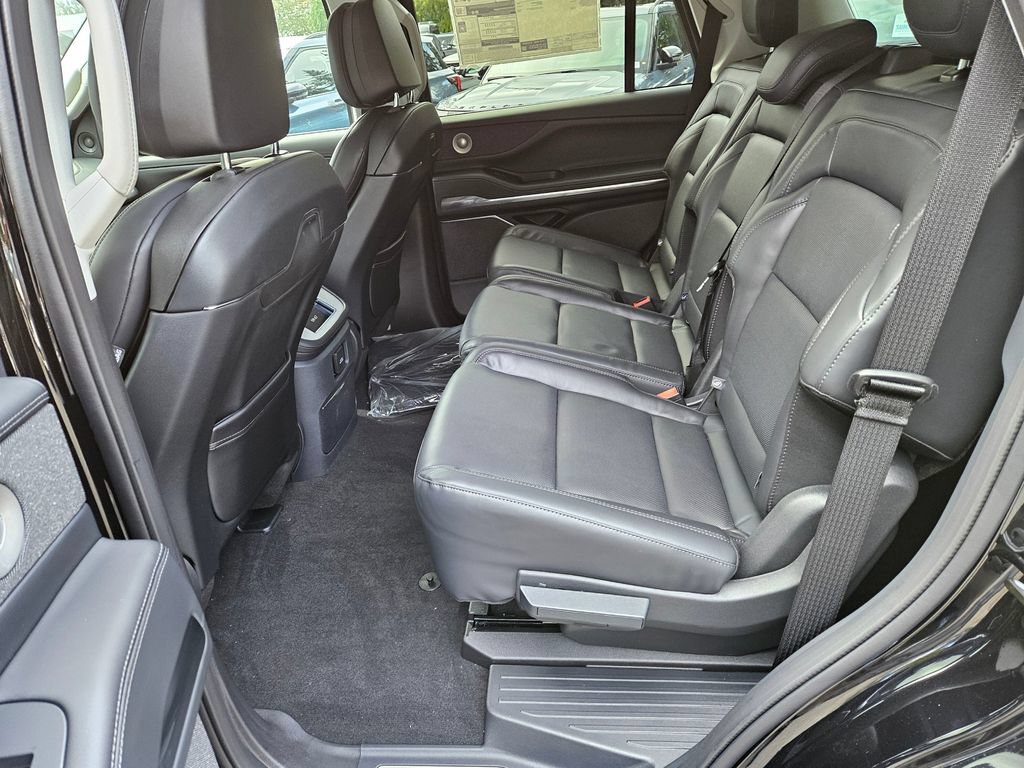 New 2027 Lincoln Navigator Reserve AWD/4WD image 14