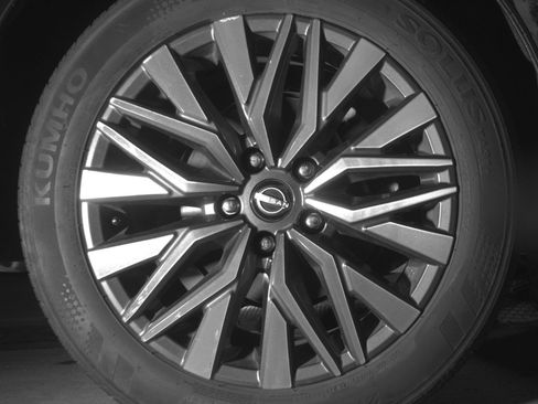 Used 2025 Nissan Altima 2.5 SV FWD image 18