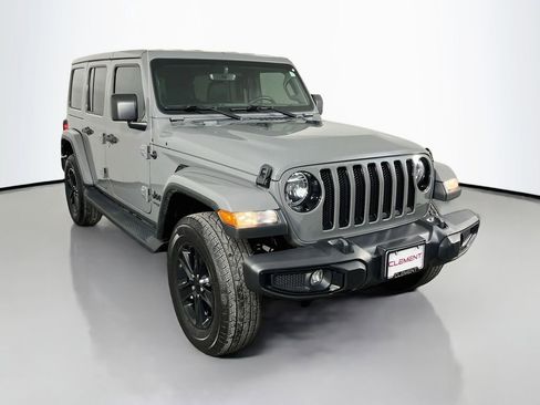 Used 2021 Jeep Wrangler Unlimited Sahara AWD/4WD image 4