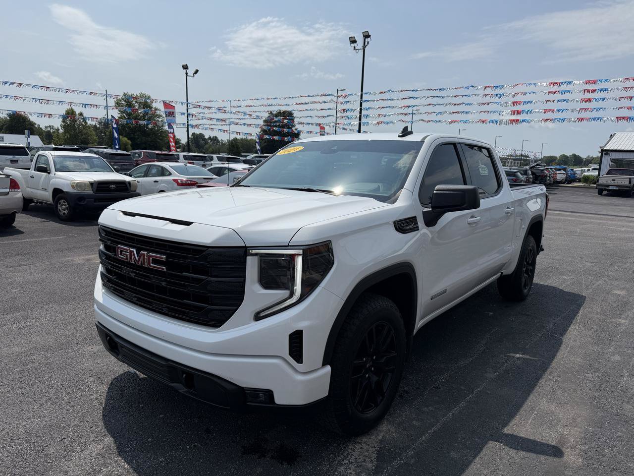 Used 2024 GMC Sierra 1500 Elevation w/ X31 Off-Road Package AWD/4WD image 9