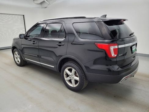 Used 2016 Ford Explorer XLT w/ Equipment Group 202A AWD/4WD image 3
