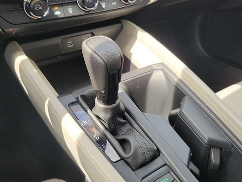 Used 2025 Honda Accord LX image 25