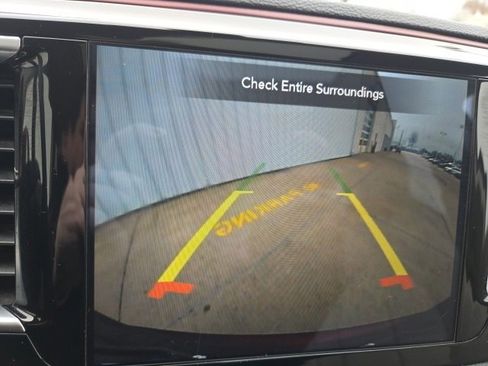 Used 2019 Chrysler Pacifica Limited image 30