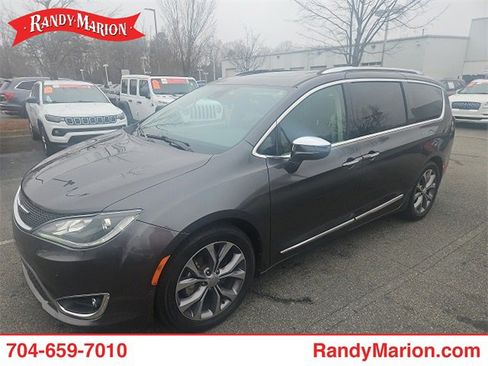 Used 2020 Chrysler Pacifica Limited w/ Tire & Wheel Group image 1