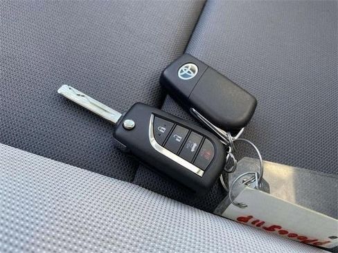 Used 2023 Toyota Corolla LE image 61