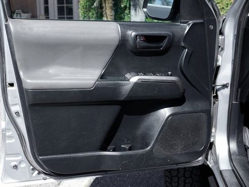 Used 2018 Toyota Tacoma SR5 image 13