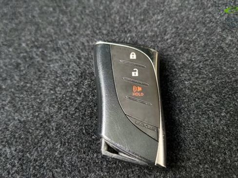 Used 2025 Lexus UX 300h FWD image 76
