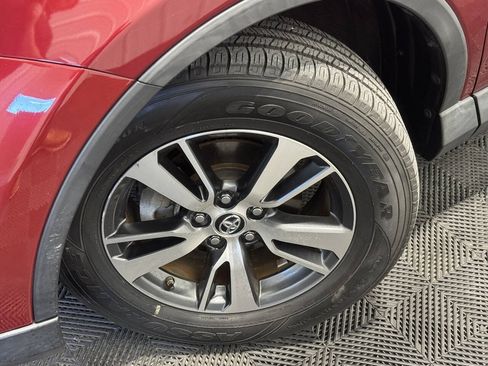 Used 2018 Toyota RAV4 XLE FWD image 36
