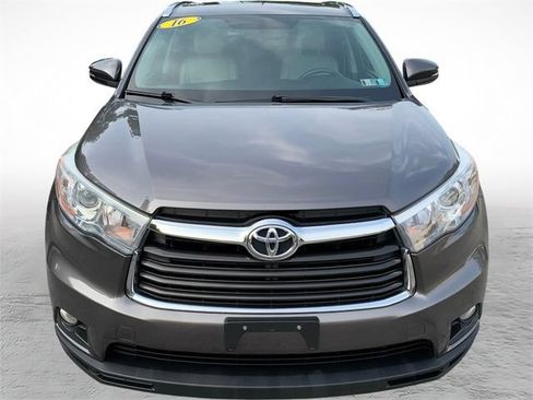 Used 2016 Toyota Highlander XLE FWD image 8