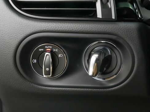 New 2026 Porsche Macan image 25