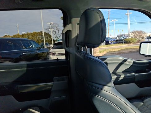 Used 2022 Ford F150 Limited image 13