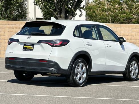 Certified 2024 Honda HR-V LX image 4