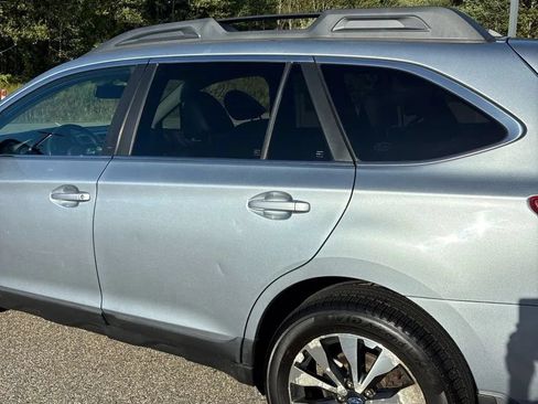 Used 2015 Subaru Outback 2.5i Limited AWD/4WD image 4