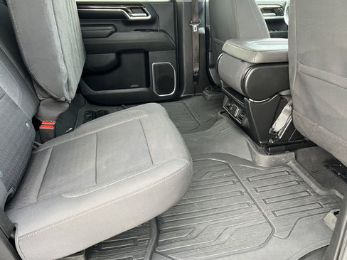 Used 2024 GMC Sierra 3500 SLE w/ SLE Convenience Package image 18