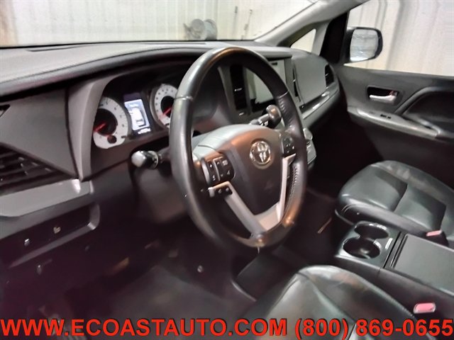 Used 2016 Toyota Sienna SE w/ SE Preferred Package FWD image 11
