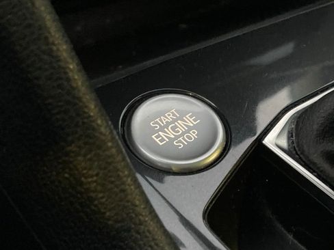 Used 2023 Volkswagen Tiguan SEL R-Line image 27