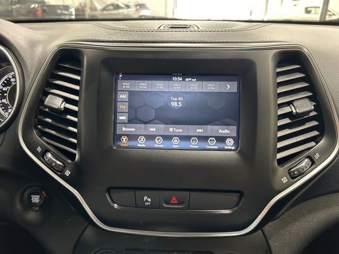 Used 2019 Jeep Cherokee Latitude Plus image 15