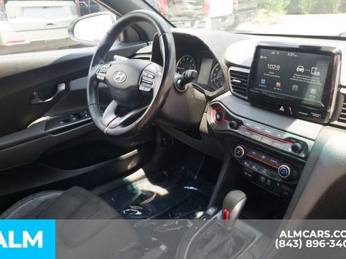 Used 2019 Hyundai Veloster 2.0 Premium FWD image 18