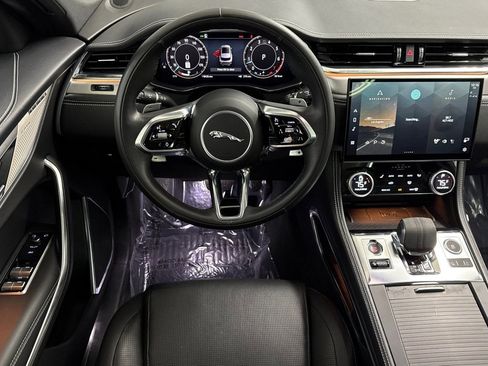 Used 2024 Jaguar F-PACE R-Dynamic S image 29