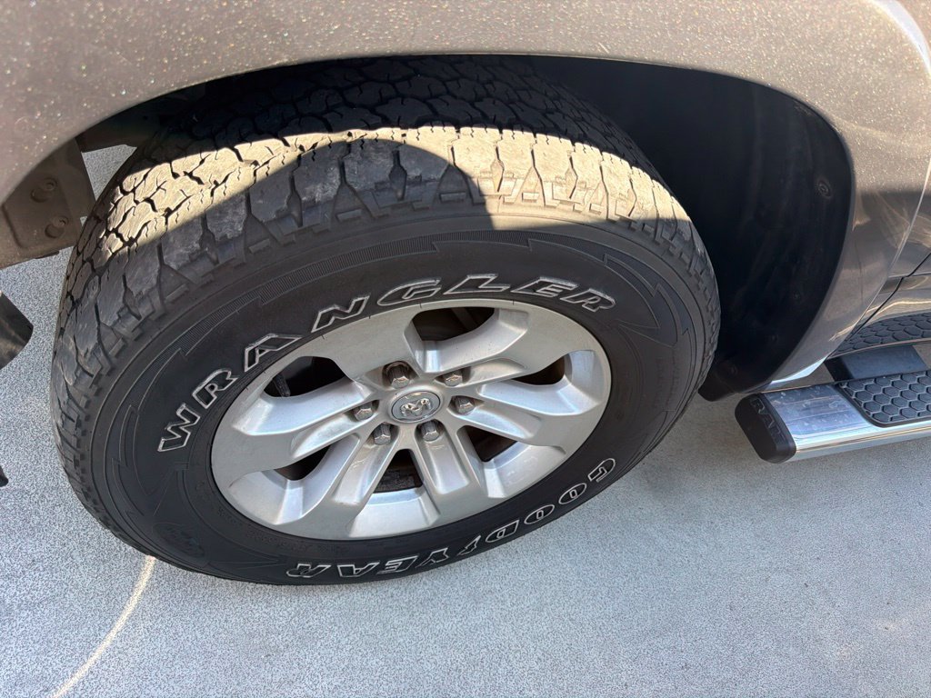 Used 2020 RAM 1500 Laramie AWD/4WD image 5