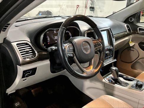 Used 2017 Jeep Grand Cherokee Summit image 8