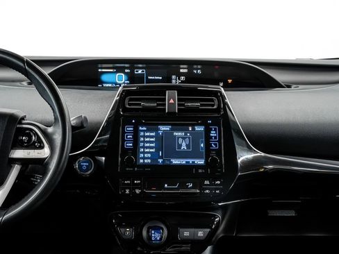 Used 2017 Toyota Prius Three image 14