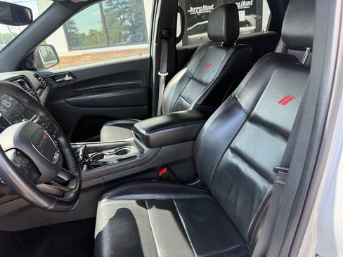 Used 2024 Dodge Durango GT RWD image 2
