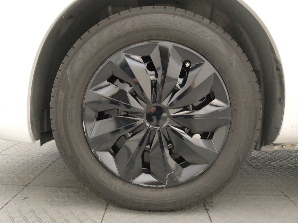 Used 2019 Nissan Versa SV FWD image 31