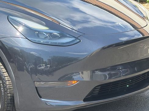 Used 2024 Tesla Model Y Long Range RWD image 2