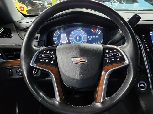 Used 2020 Cadillac Escalade Luxury image 27