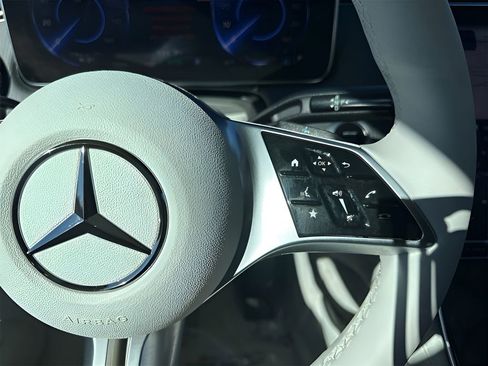 Used 2023 Mercedes-Benz EQE 500 4MATIC SUV w/ Exclusive Trim Package image 16