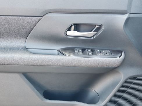 New 2025 Nissan Kicks SV w/ SV Premium Package image 17