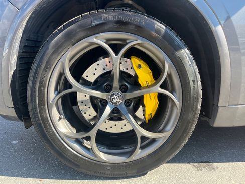 Used 2019 Alfa Romeo Stelvio Quadrifoglio w/ Driver Assist Dynamic Package image 10