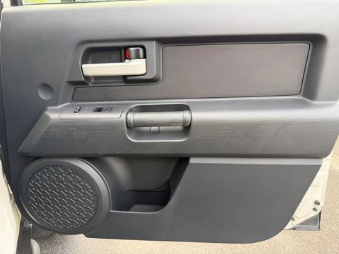 Used 2014 Toyota FJ Cruiser 4WD w/ Convenience Package image 21