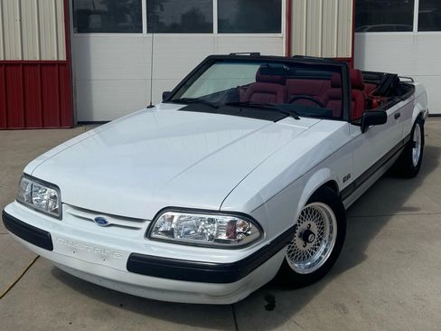 Used 1989 Ford Mustang LX image 3