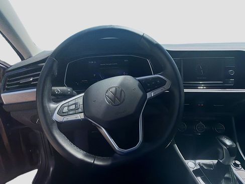 Used 2022 Volkswagen Jetta SE FWD image 10