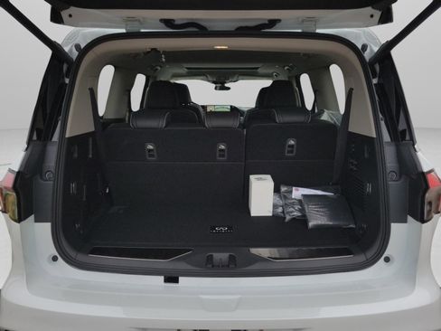 New 2026 INFINITI QX80 Luxe w/ Cargo Package image 28