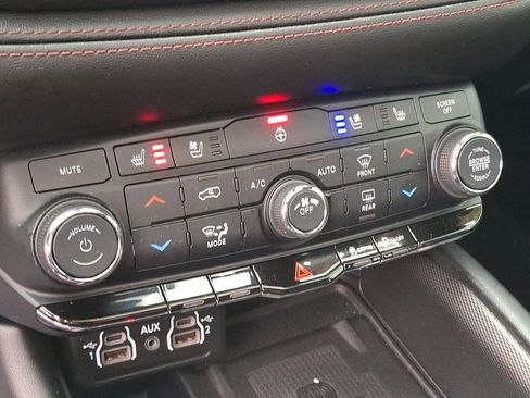 Used 2022 Dodge Durango R/T w/ Blacktop Package image 36